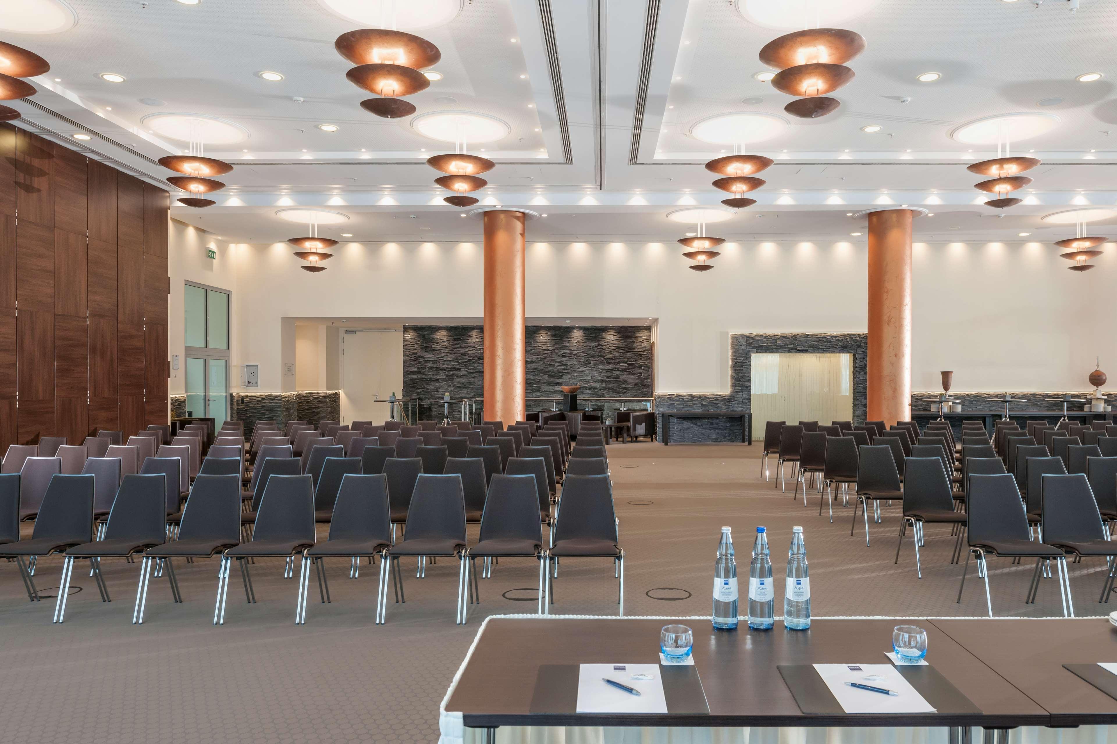 Dorint An Der Messe Koeln Hotel Exterior photo