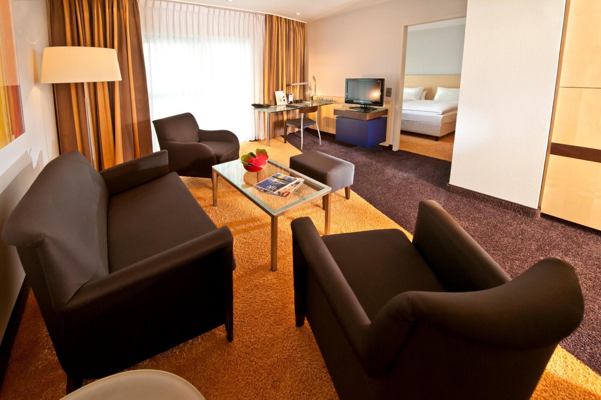 Dorint An Der Messe Koeln Hotel Exterior photo